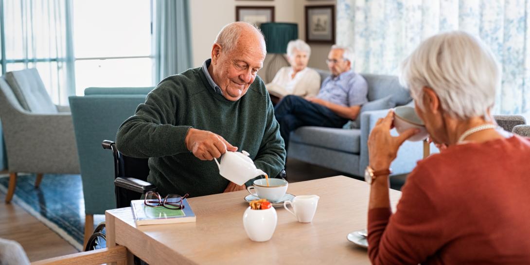 gesprek rond koffie
